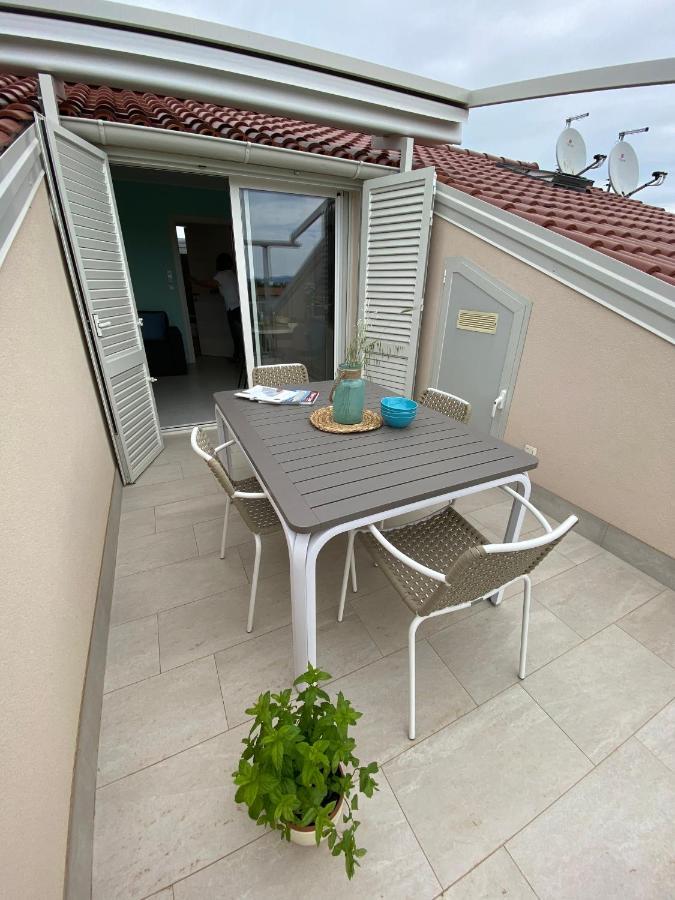 Apartment Vital Nerezine Exterior photo